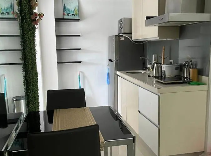 アパートホテル 2br Unit Azure Residences By Ms. M マニラ市
